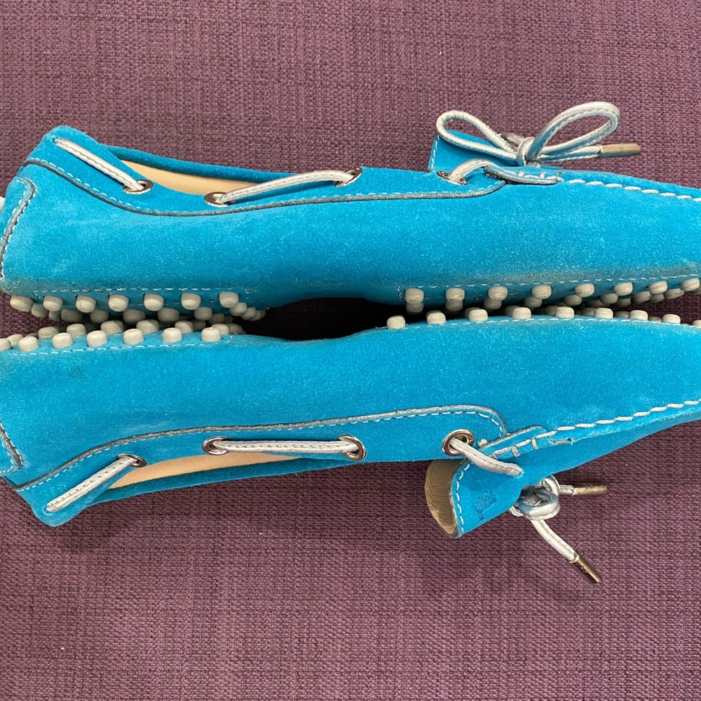 TODS Gommino leather aqua driving shoes.  Size 8-Worn once-excellent condition